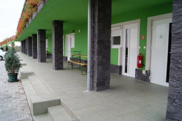 Apartman Taktik Velky Meder Exterior photo