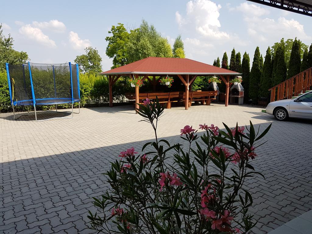 Apartman Taktik Velky Meder Exterior photo