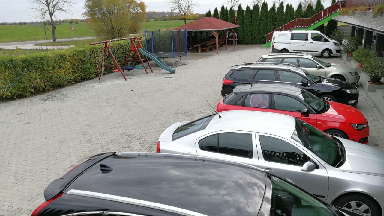 Apartman Taktik Velky Meder Exterior photo